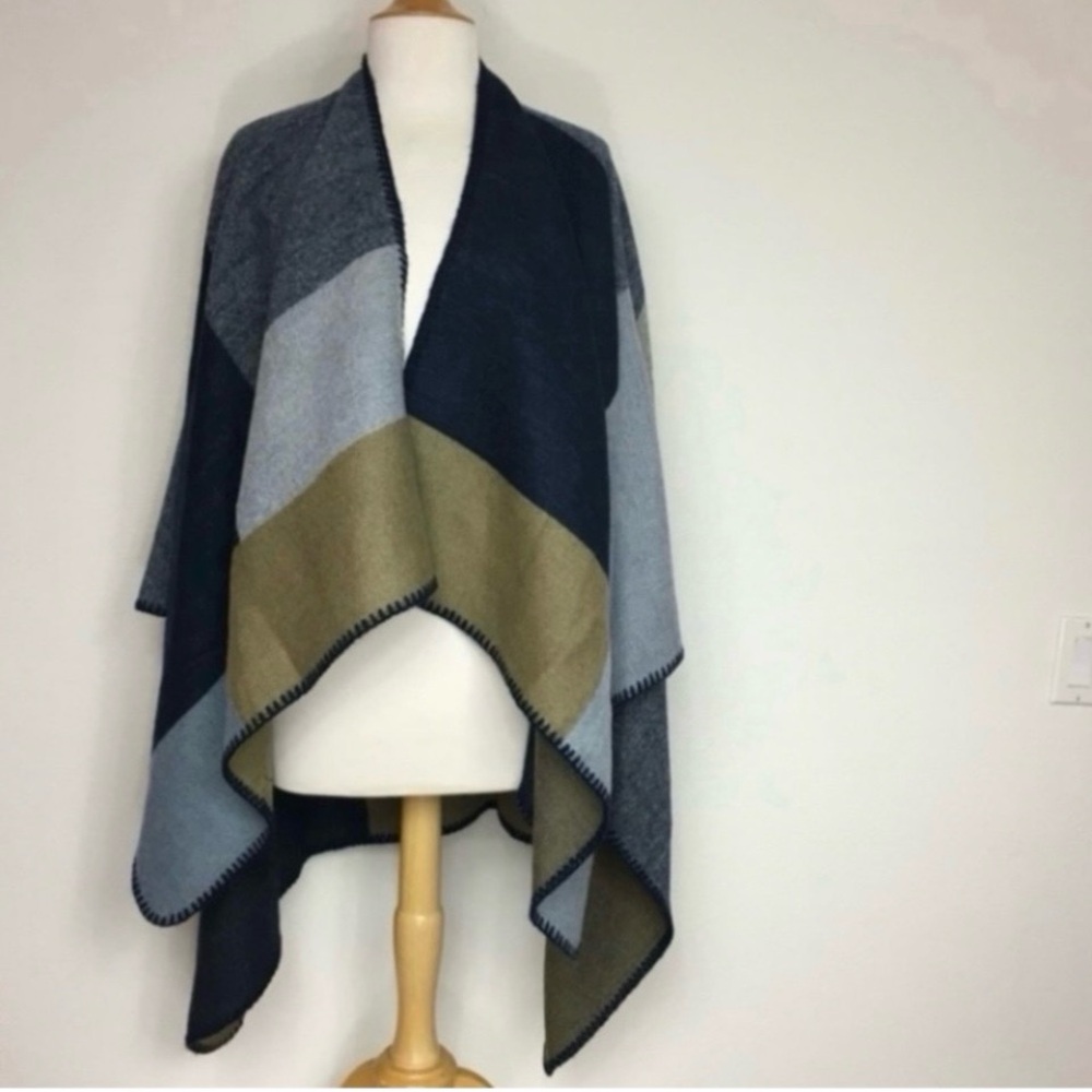 Harve Benard Women's Navy Tan Color Block Open Knit Kimono Poncho O/S Cabincore